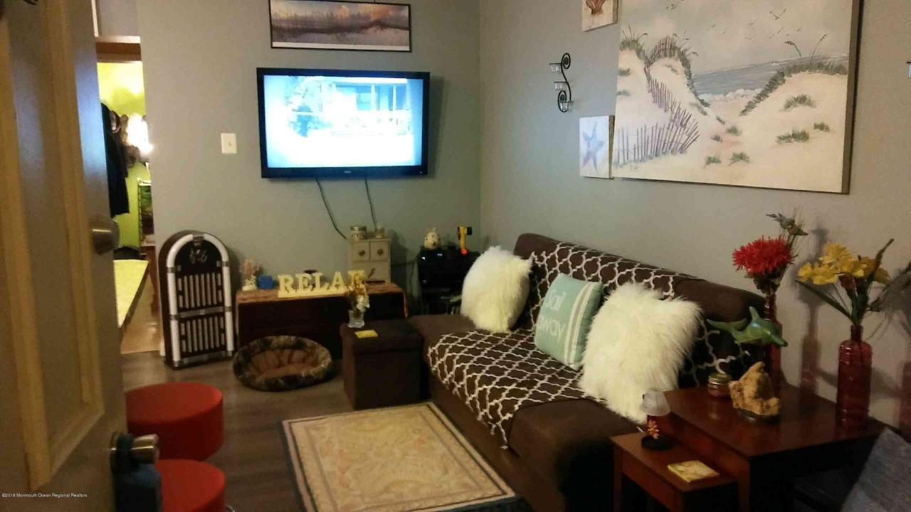 35 Carteret Avenue - Photo 1