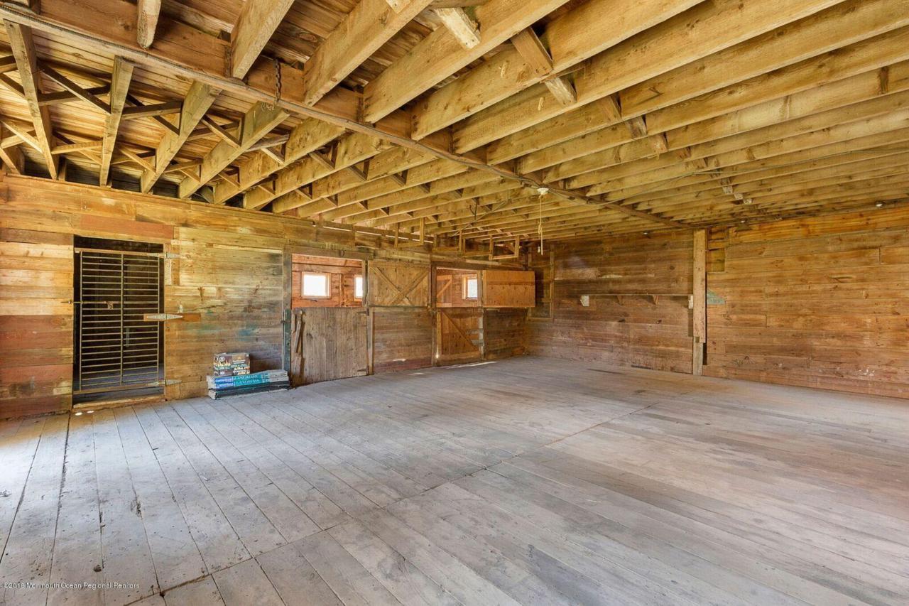 135 Cowperthwaite Road - Photo 1