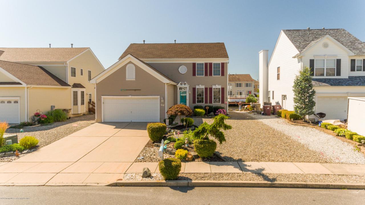 8 Peaksail Drive - Photo 1