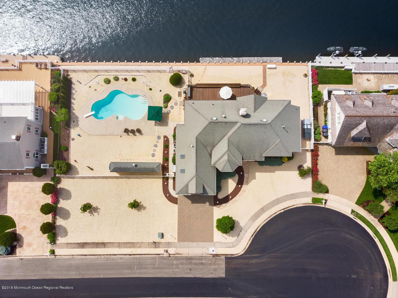 288 Curtis Point Drive - Photo 1