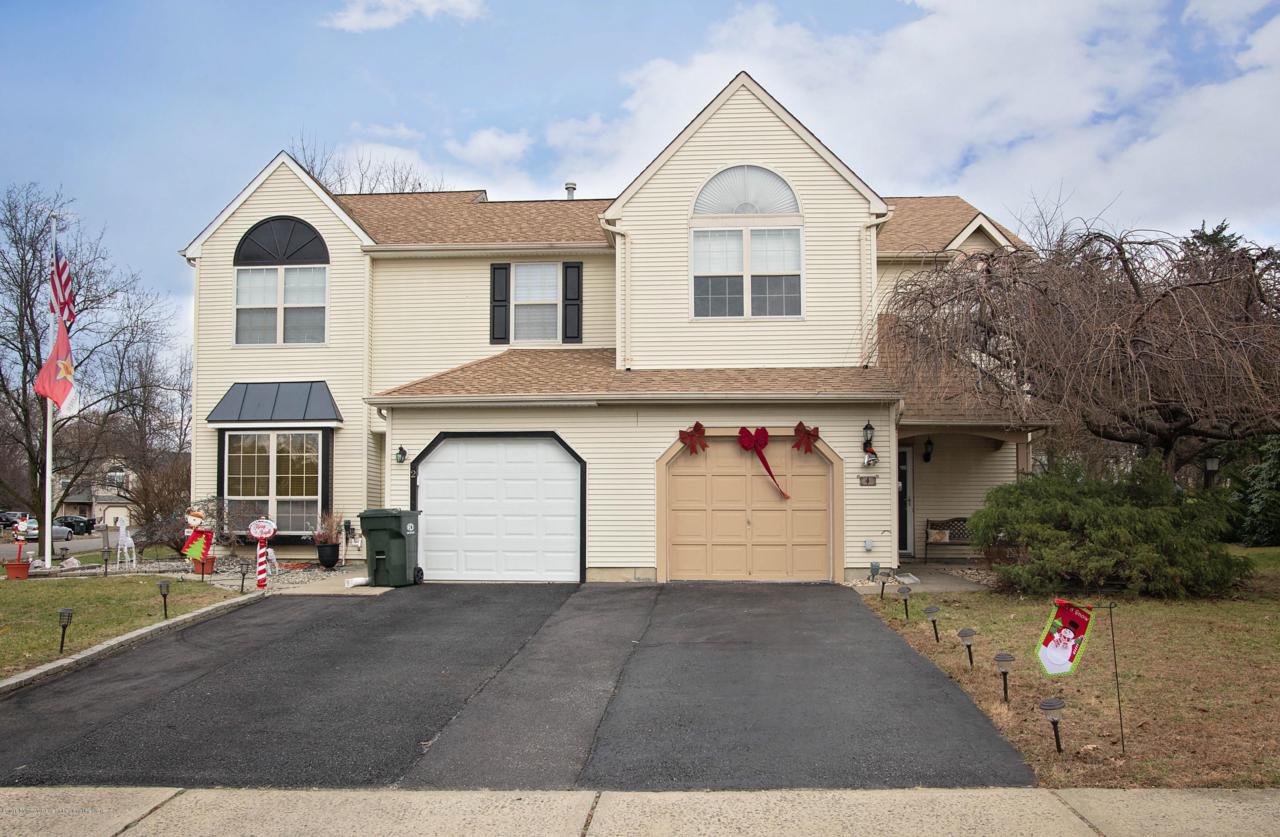 4 Fieldcrest Way - Photo 1