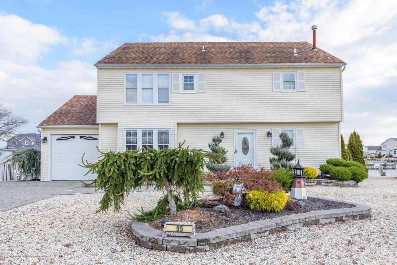 95 Yardarm Court - Photo 1