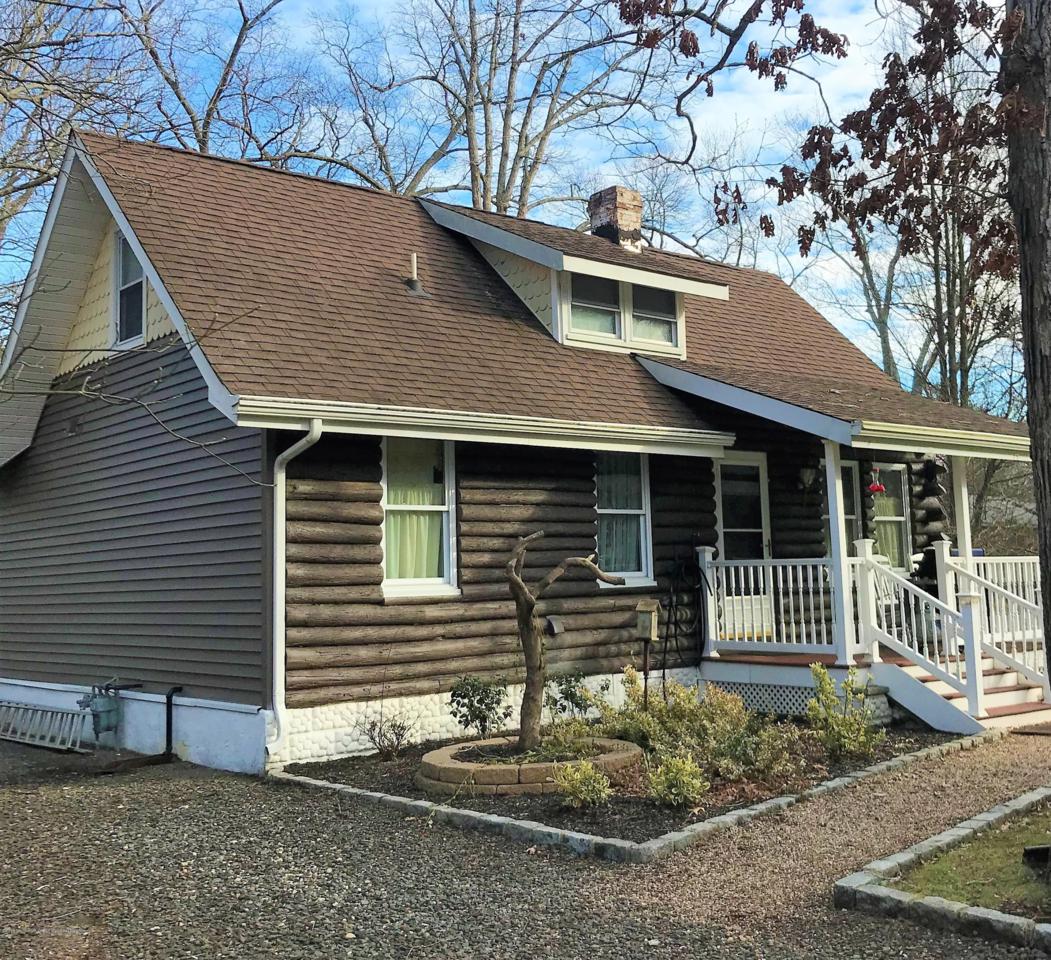 11 Hawk Avenue - Photo 1