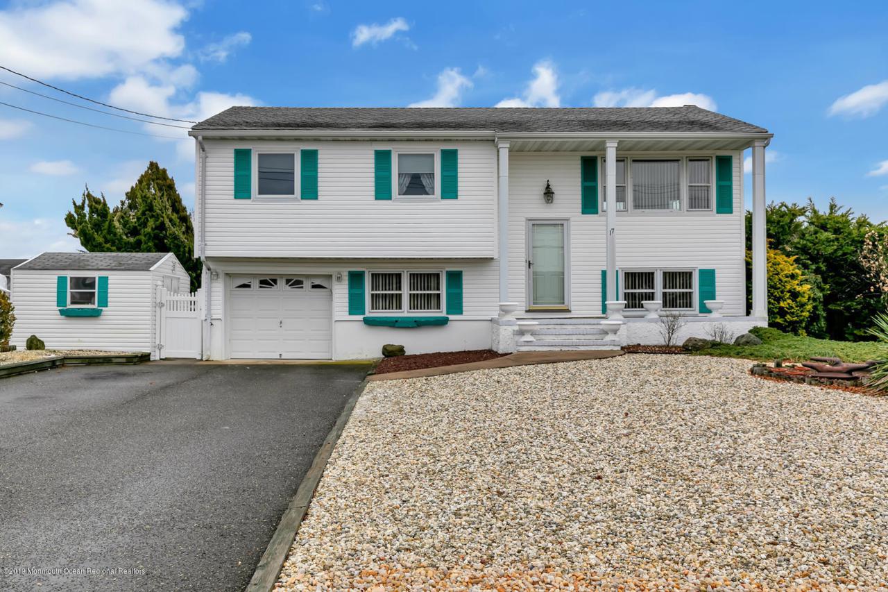 17 Saint Thomas Avenue - Photo 1