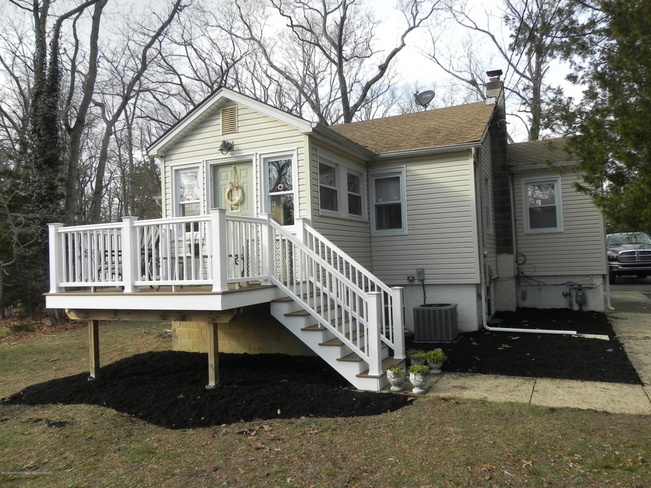 614 Veterans Highway - Photo 1