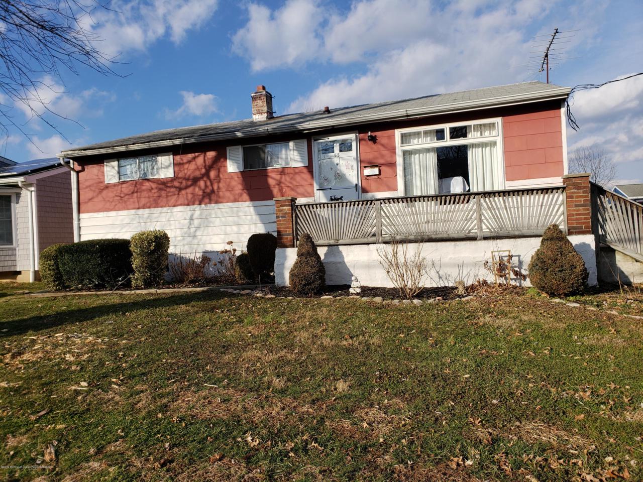 53 Helen Avenue - Photo 1