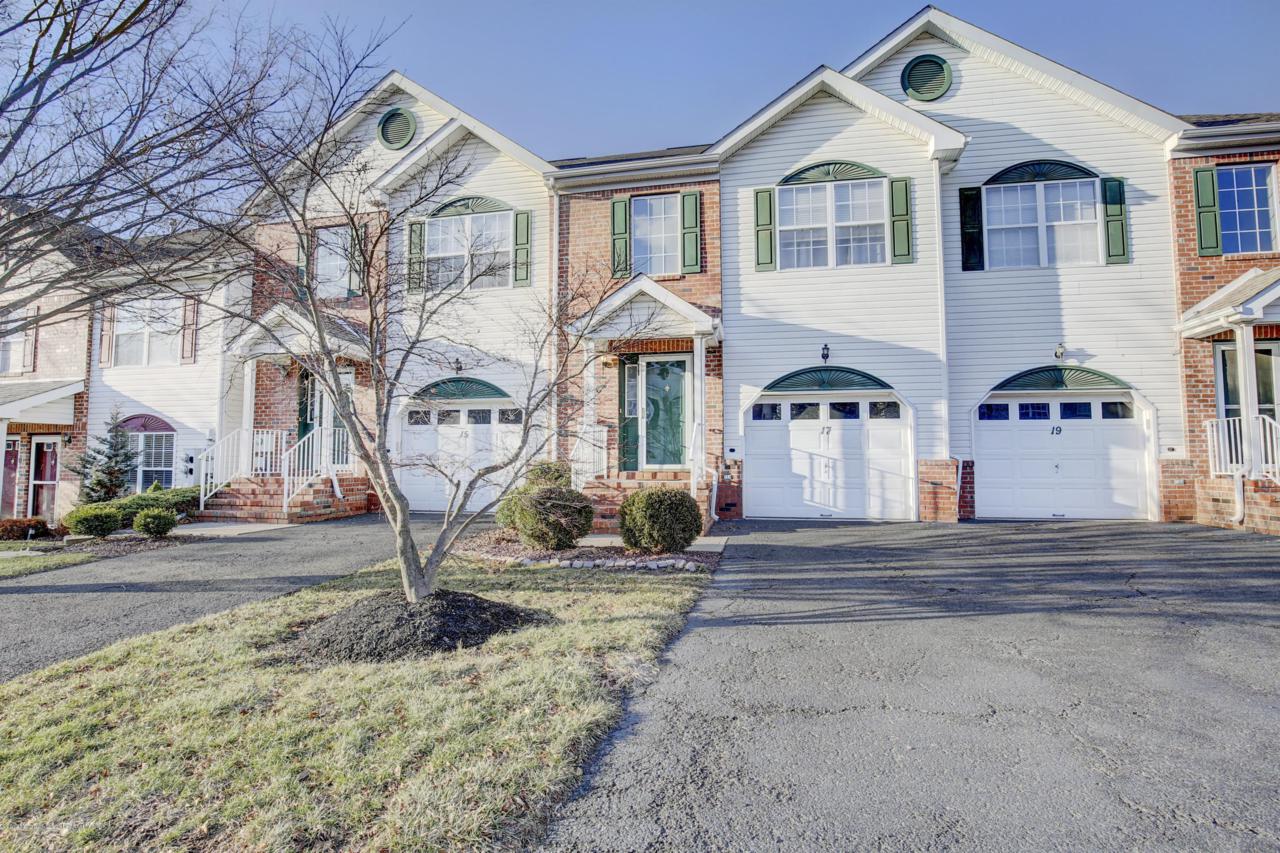 17 Heron Court - Photo 1