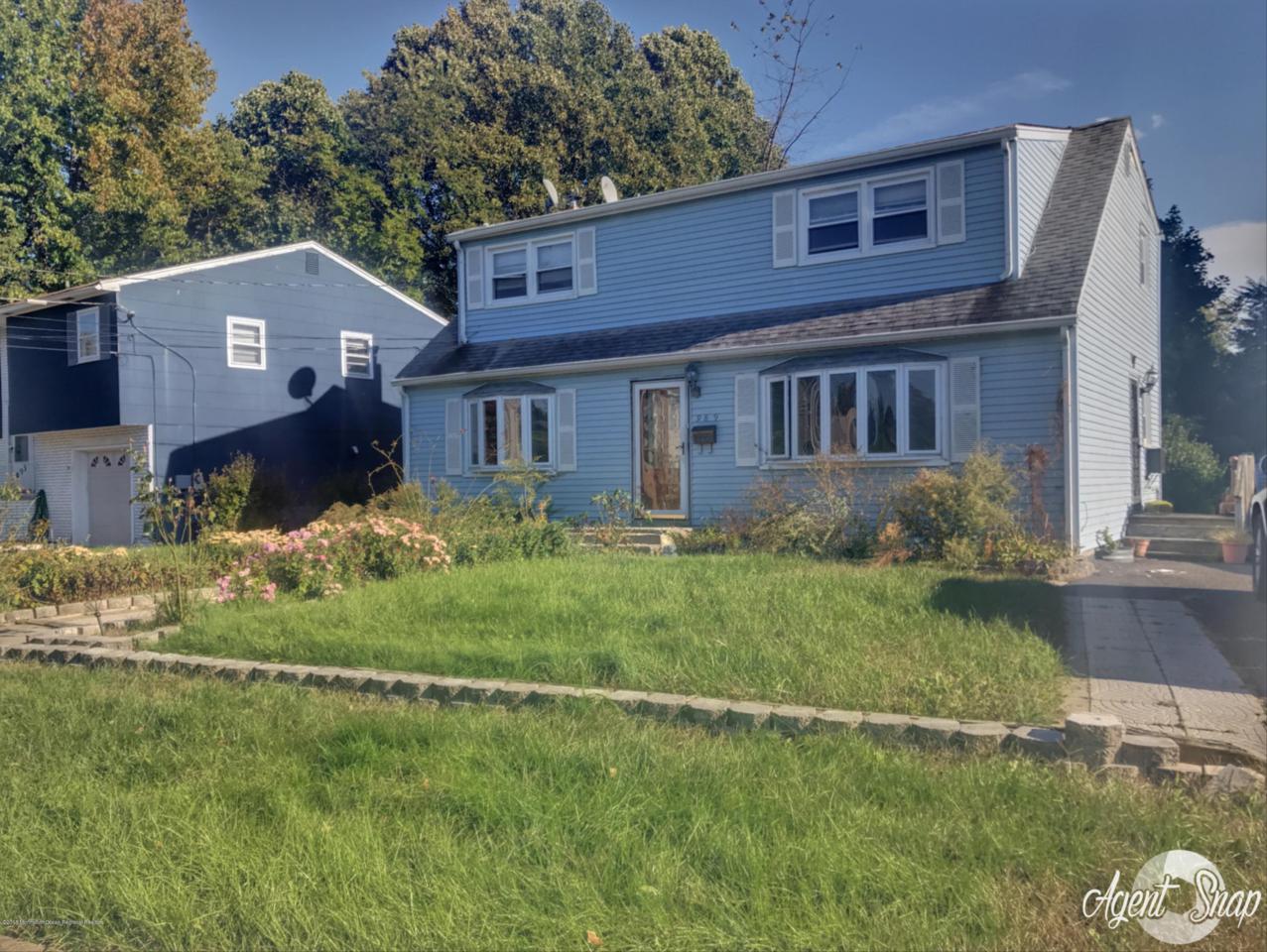 989 Woodmere Drive - Photo 1