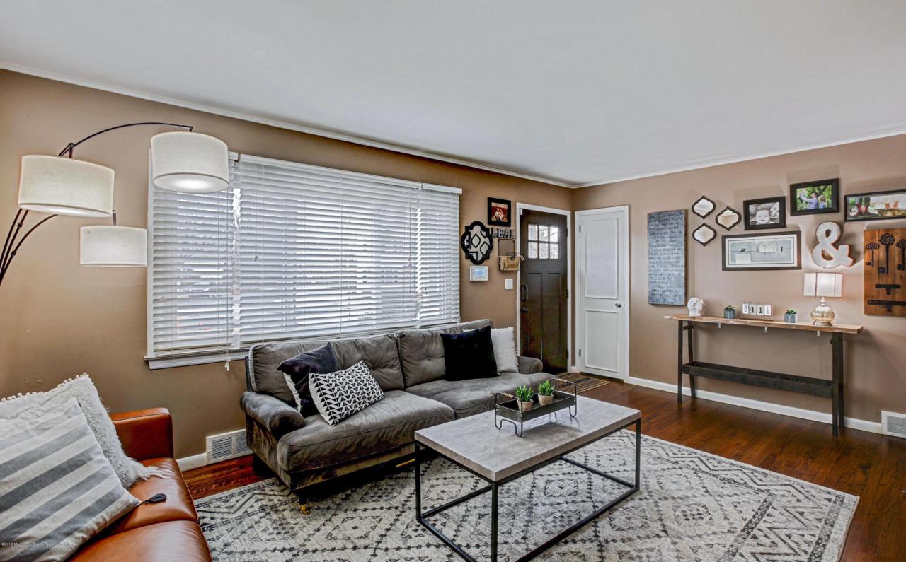 30 Clinton Avenue - Photo 1