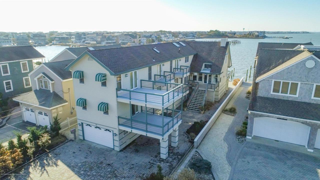 62 California Avenue - Photo 1