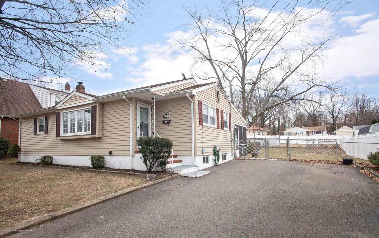 4 Burlington Road - Photo 1