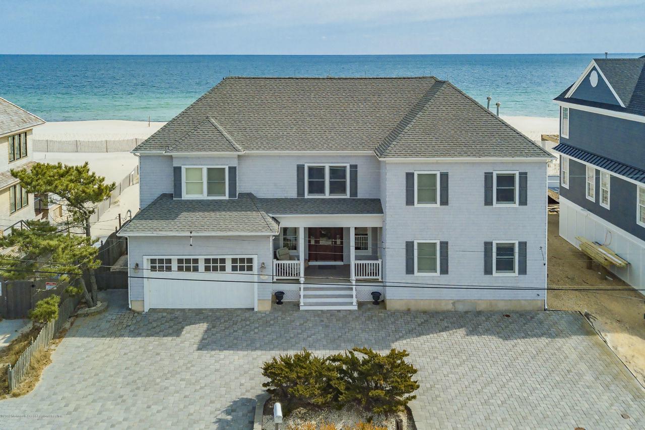 206 Dune Avenue - Photo 1