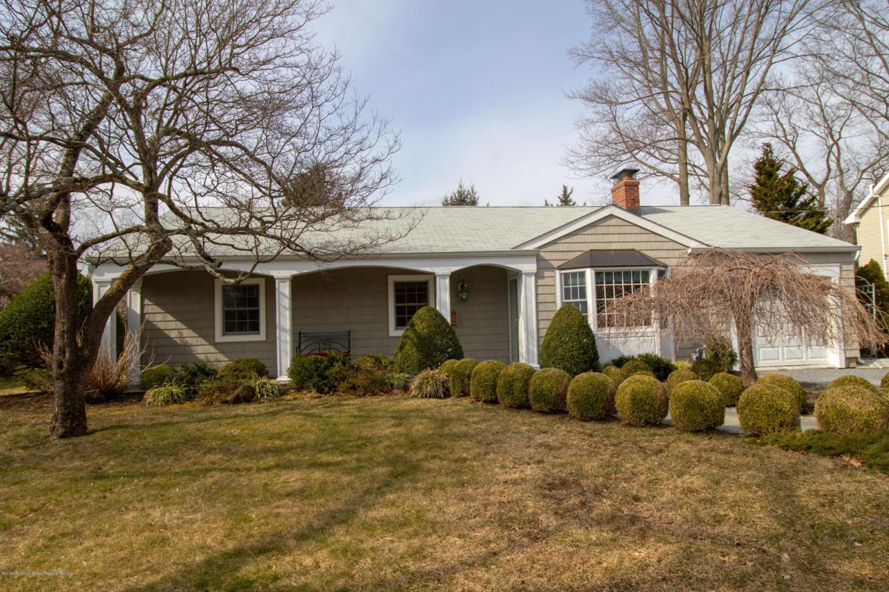 102 Beechwood Drive - Photo 1