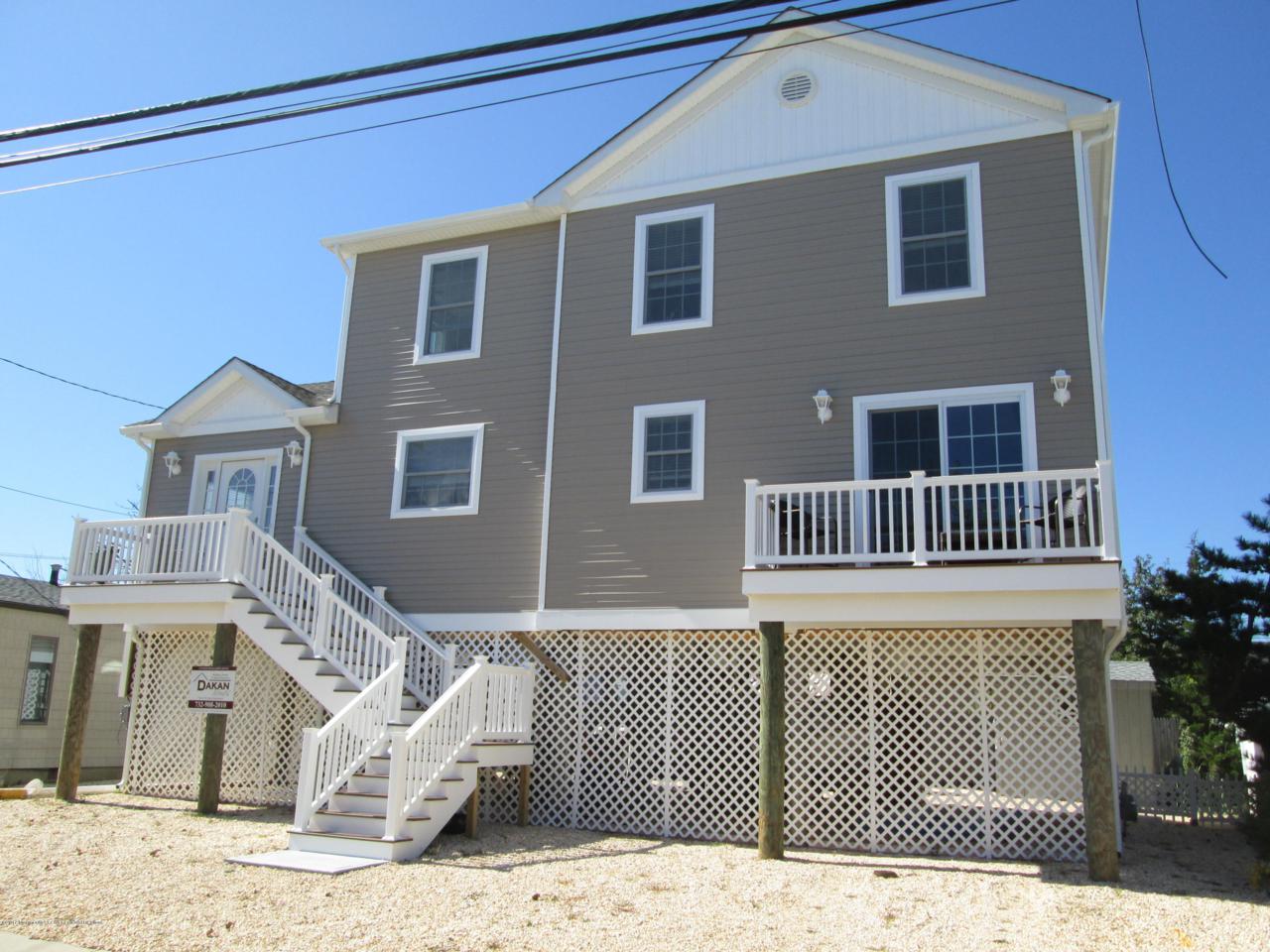 405 Daytona Drive - Photo 1