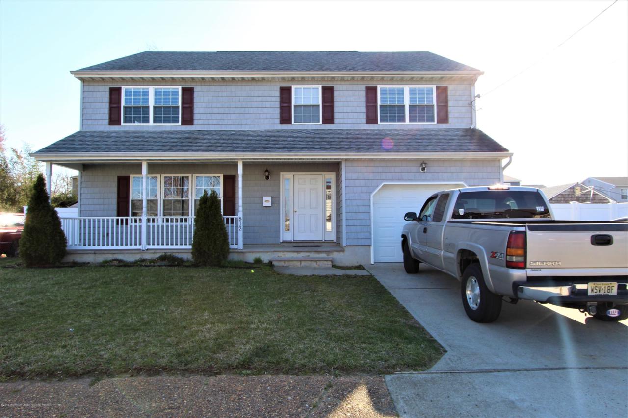 812 9th Street - Photo 1
