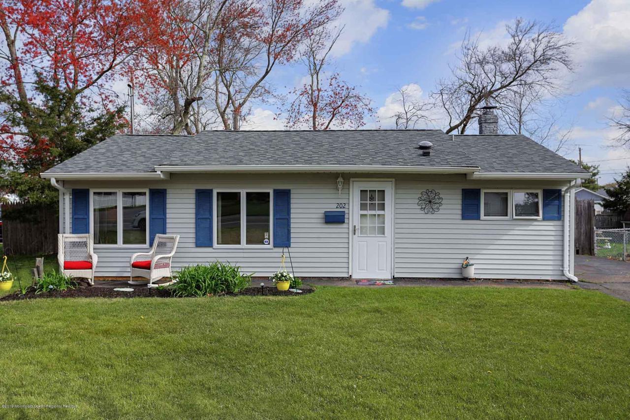 202 Beach Boulevard - Photo 1