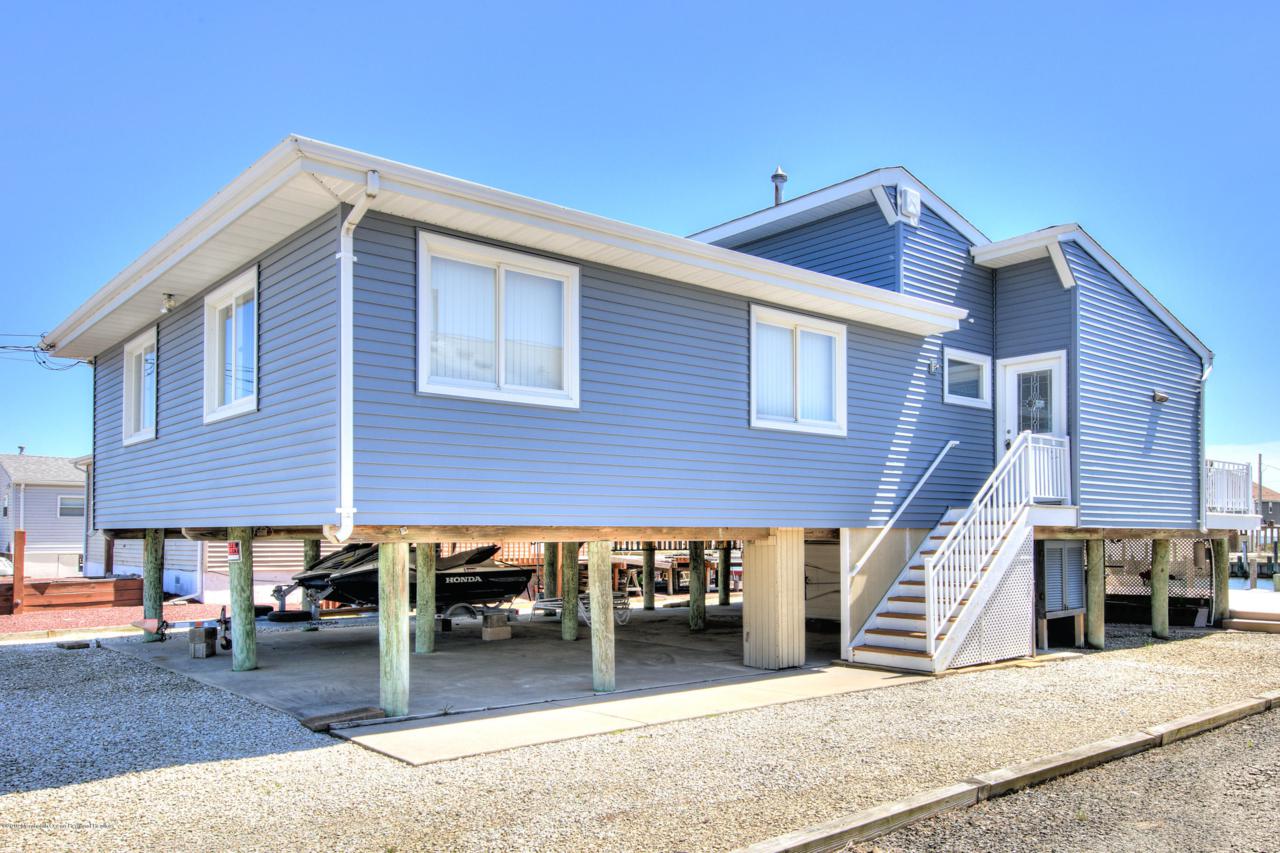 226 Heron Road - Photo 1