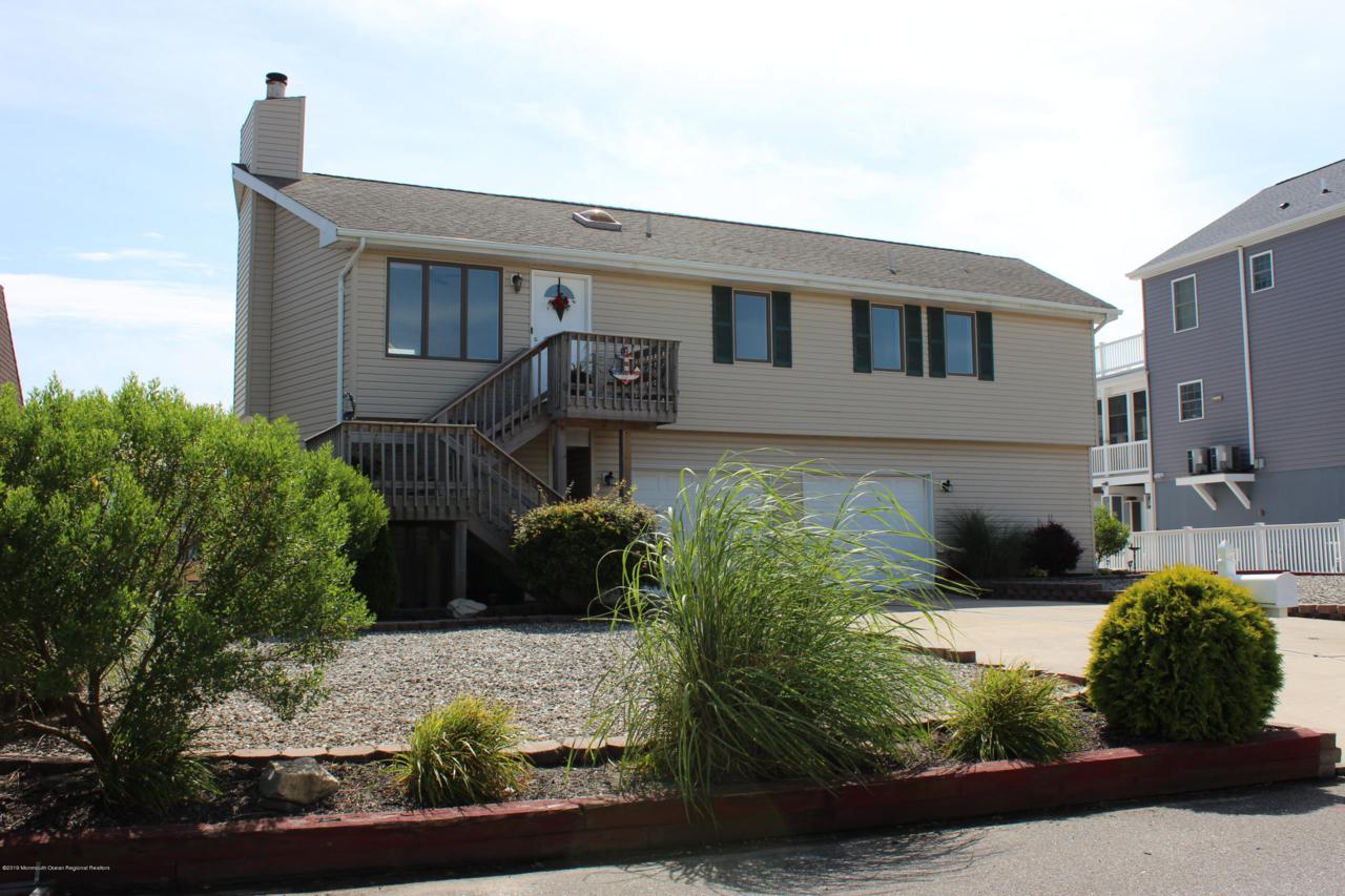 40 Louisiana Drive - Photo 1