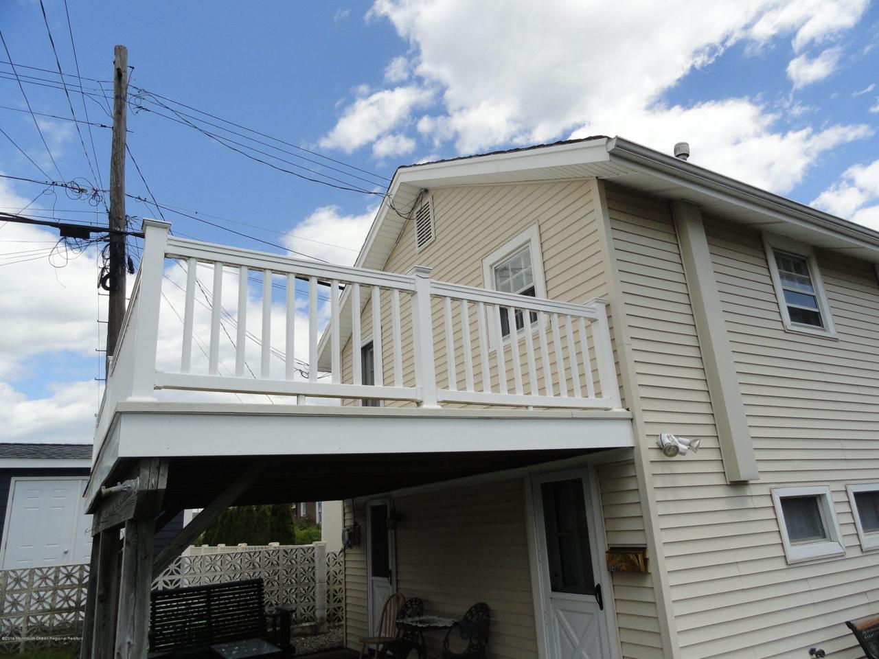 204 Evergreen Avenue - Photo 1