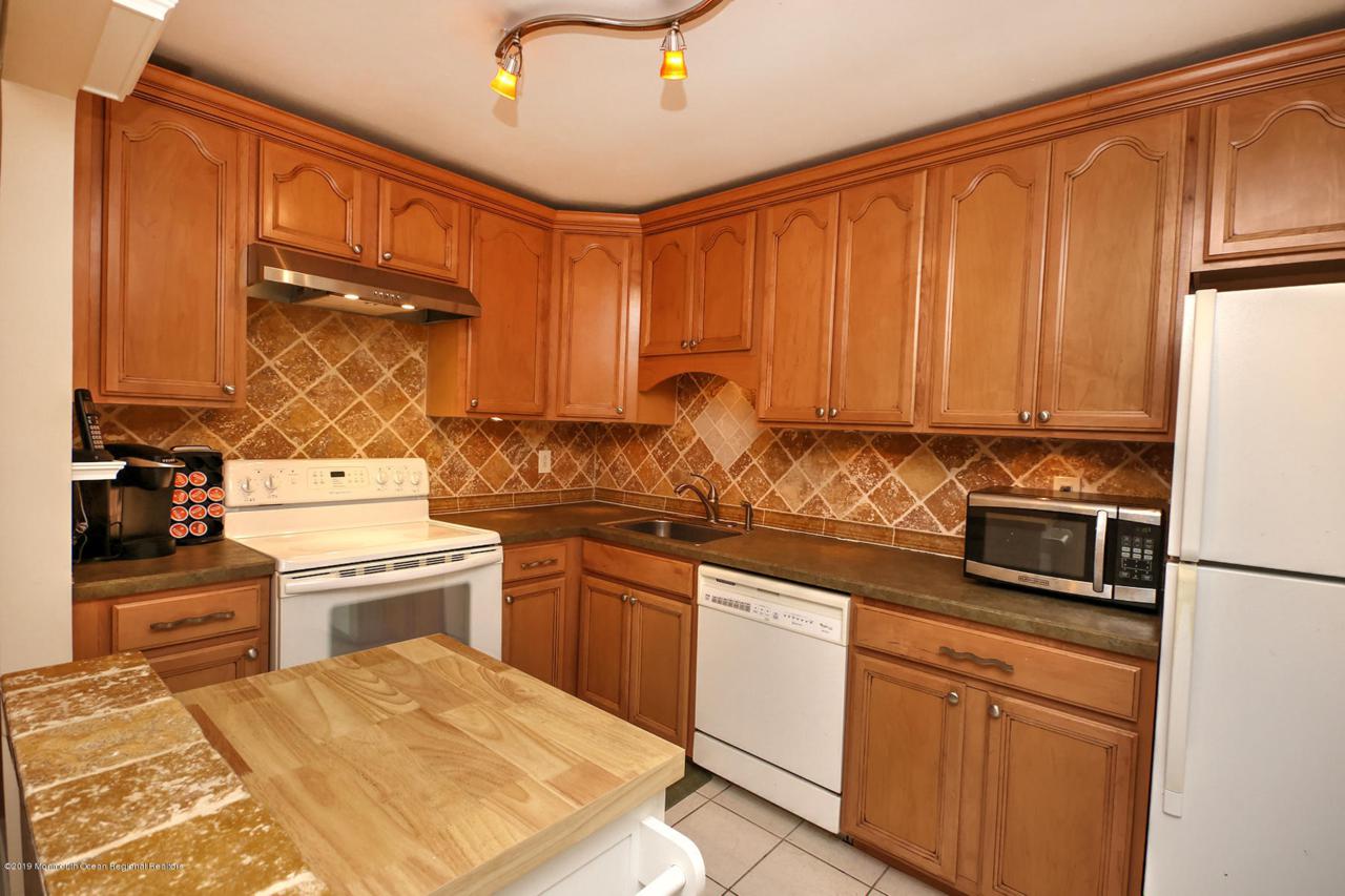 15 Ellen Heath Drive - Photo 1