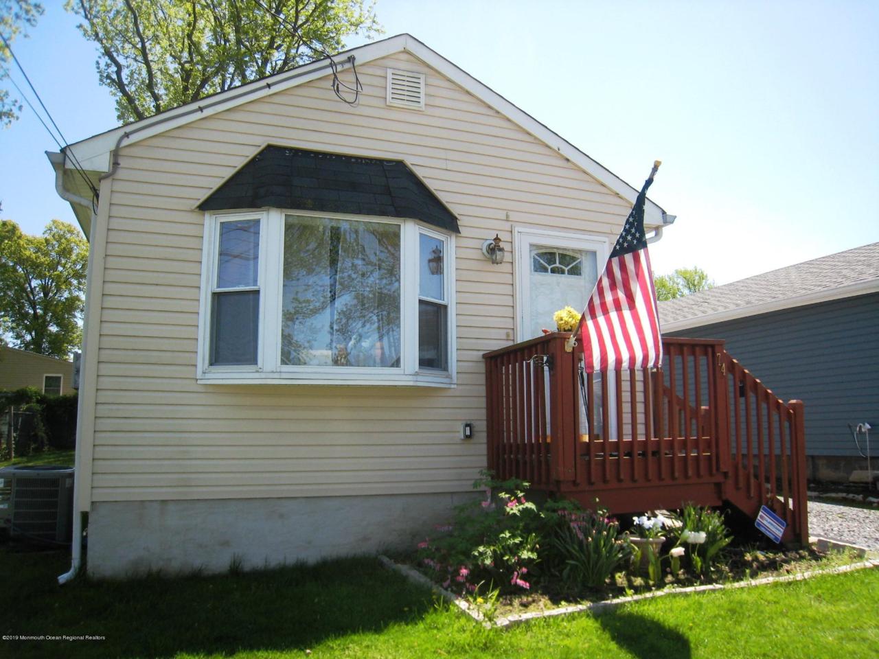 74 Pacific Boulevard - Photo 1