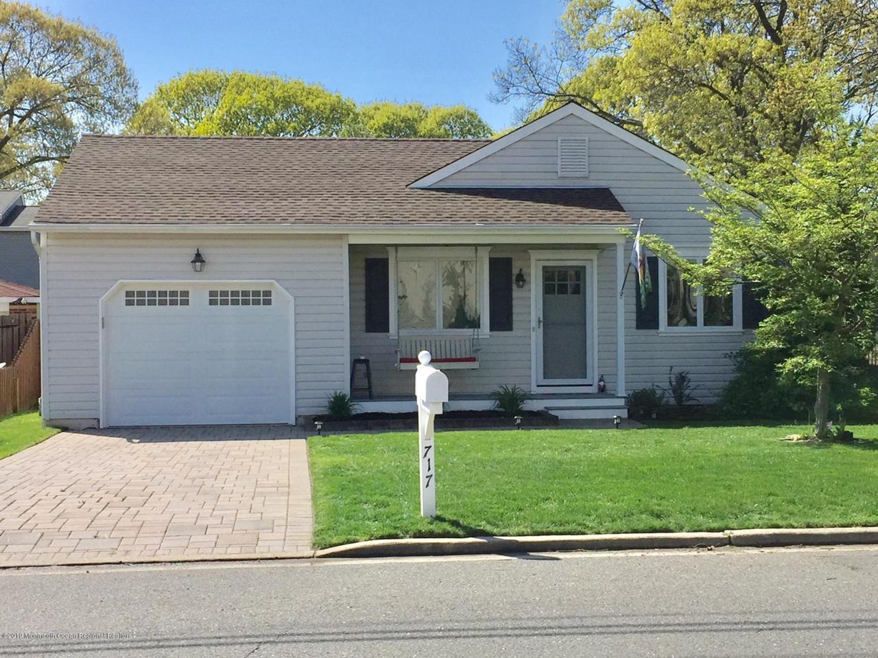 717 Albert Clifton Avenue - Photo 1