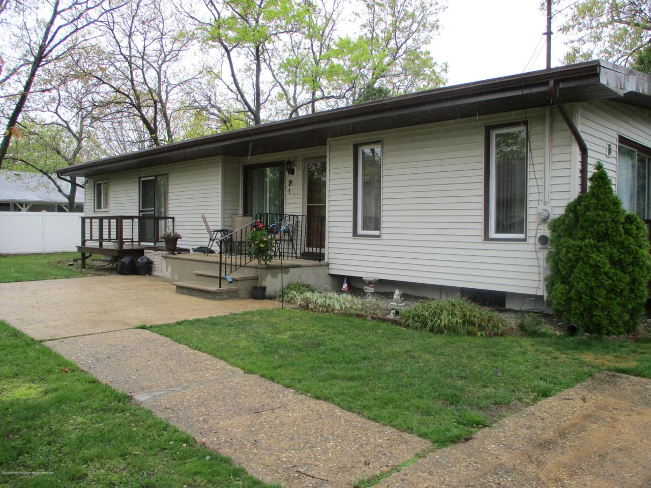 465 17th Avenue - Photo 1