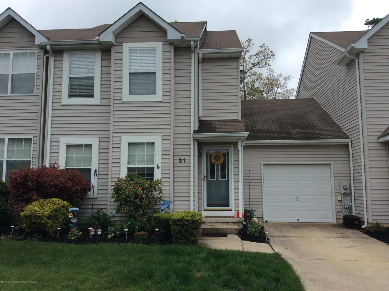 21 Pebble Beach Lane - Photo 1