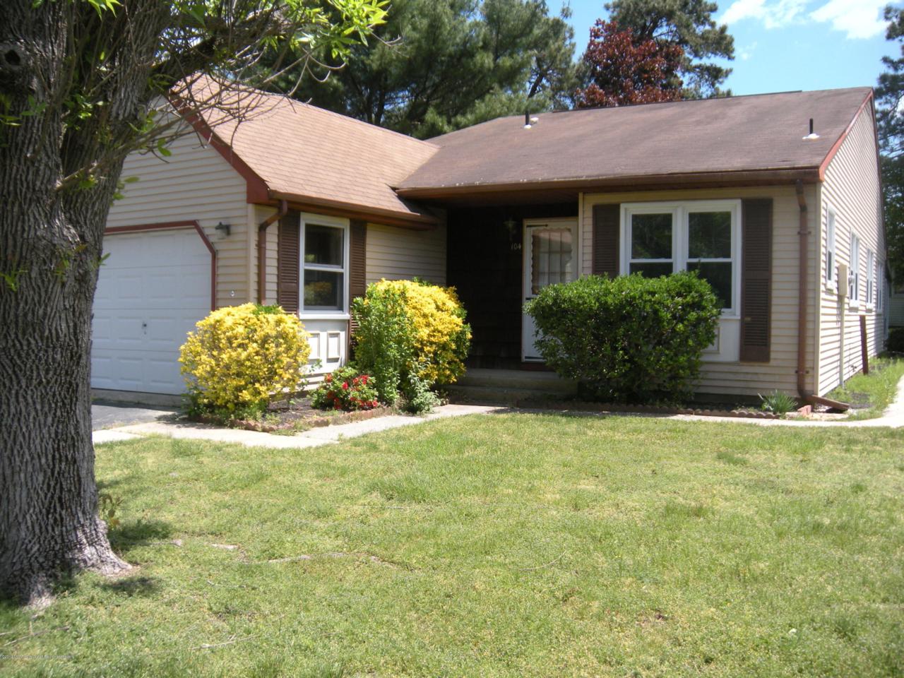 104 Chelsea Drive - Photo 1