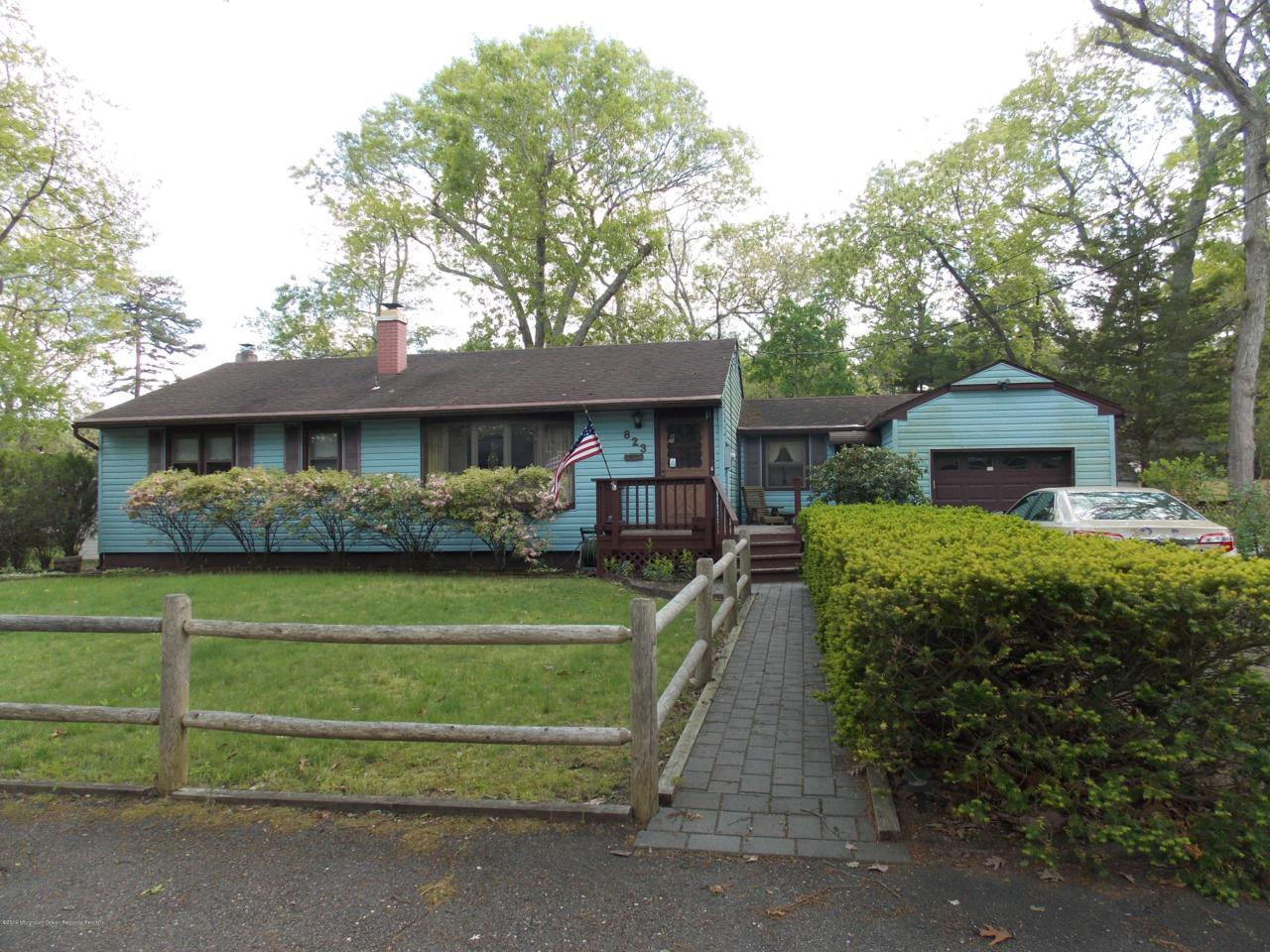 823 Linden Avenue - Photo 1