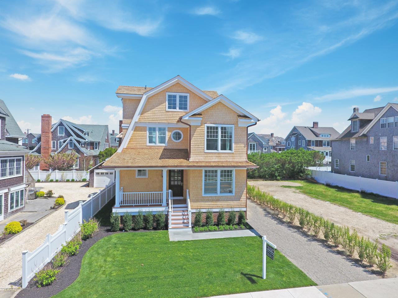 615 Main Avenue - Photo 1