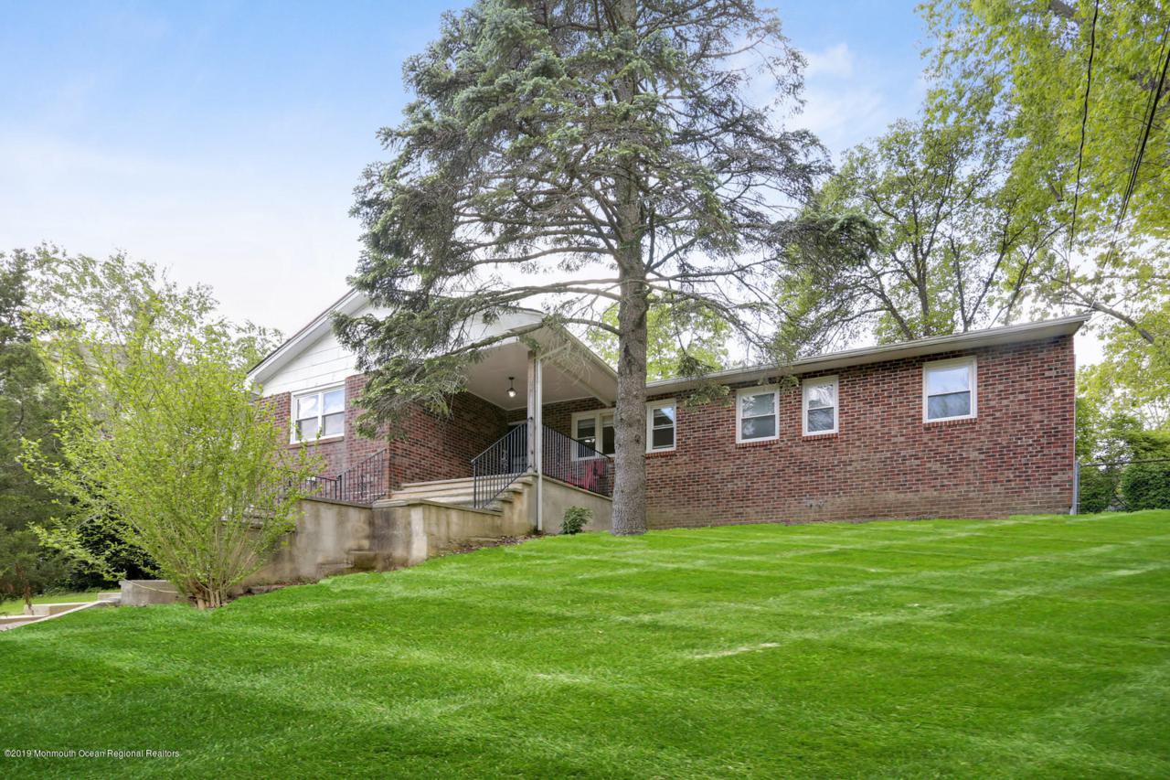 936 Lakeview Drive - Photo 1