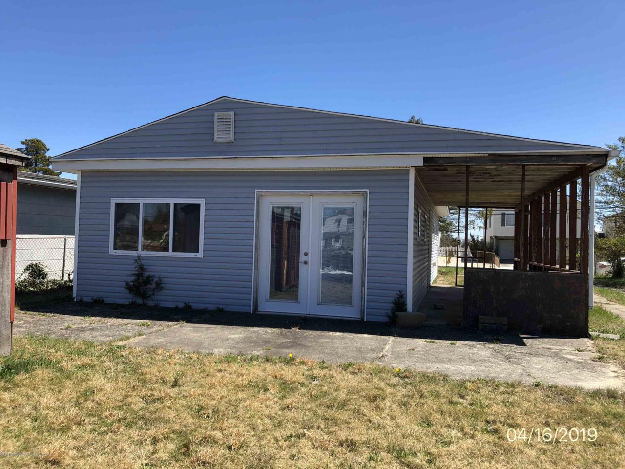 406 Twin Lakes Boulevard - Photo 1