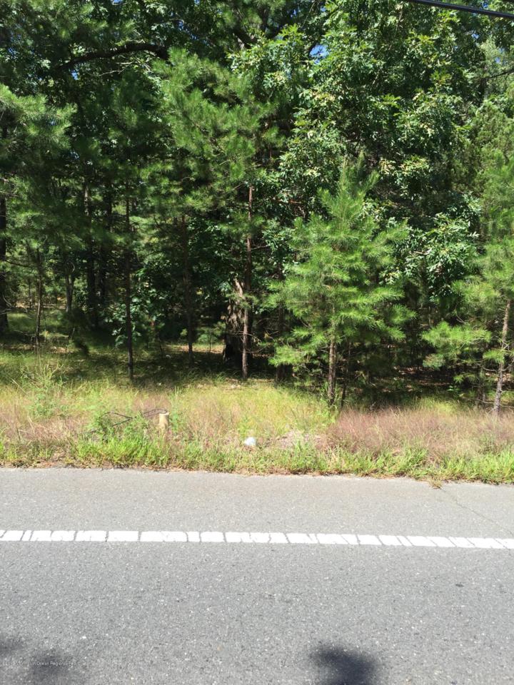 734 Veterans Highway - Photo 1