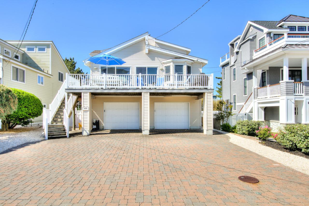 202 Liberty Avenue - Photo 1