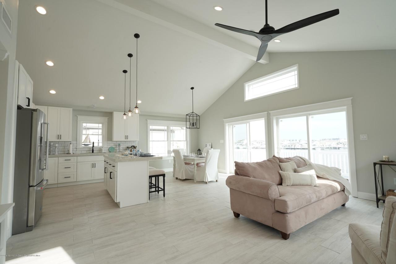 313 Bayview Drive - Photo 1