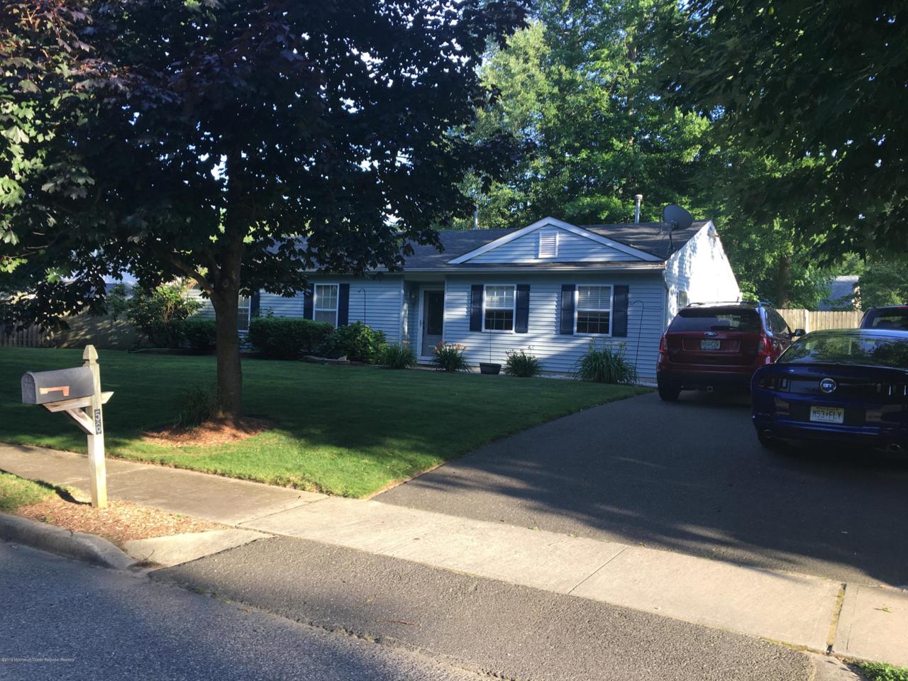 56 Harborage Avenue - Photo 1