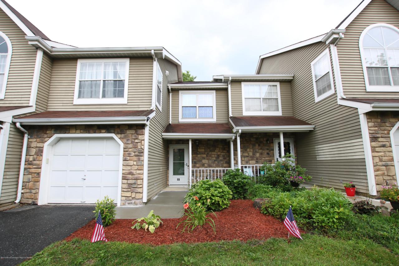 19 Saddle Court - Photo 1