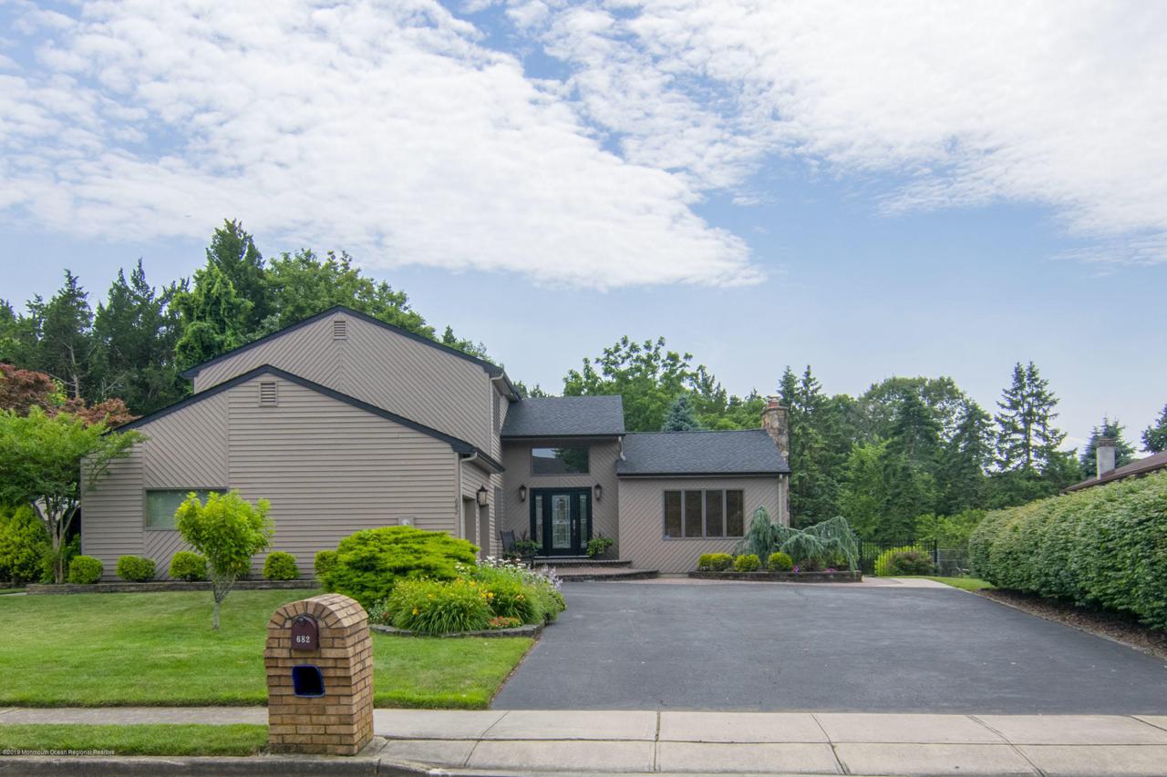 682 Princess Court - Photo 1