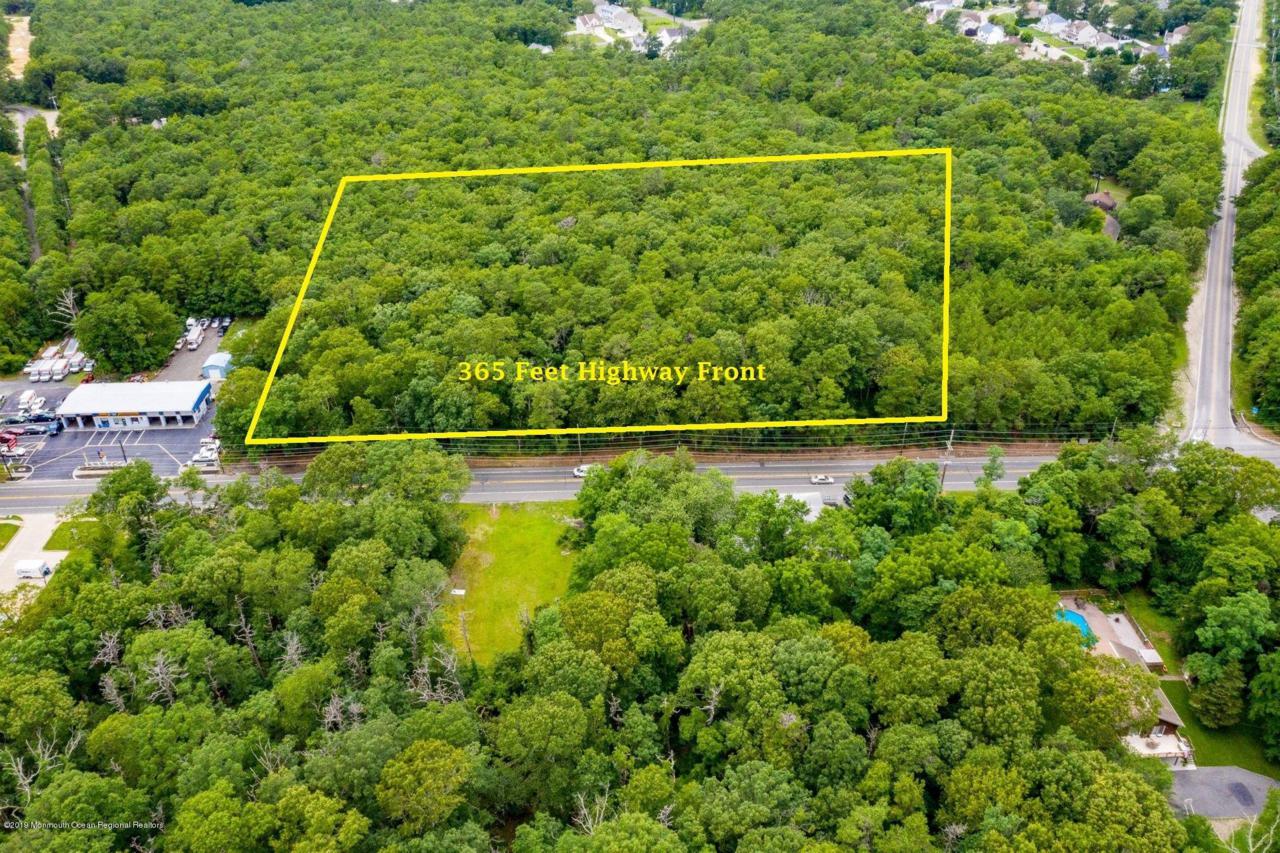 890 Route 9 - Photo 1