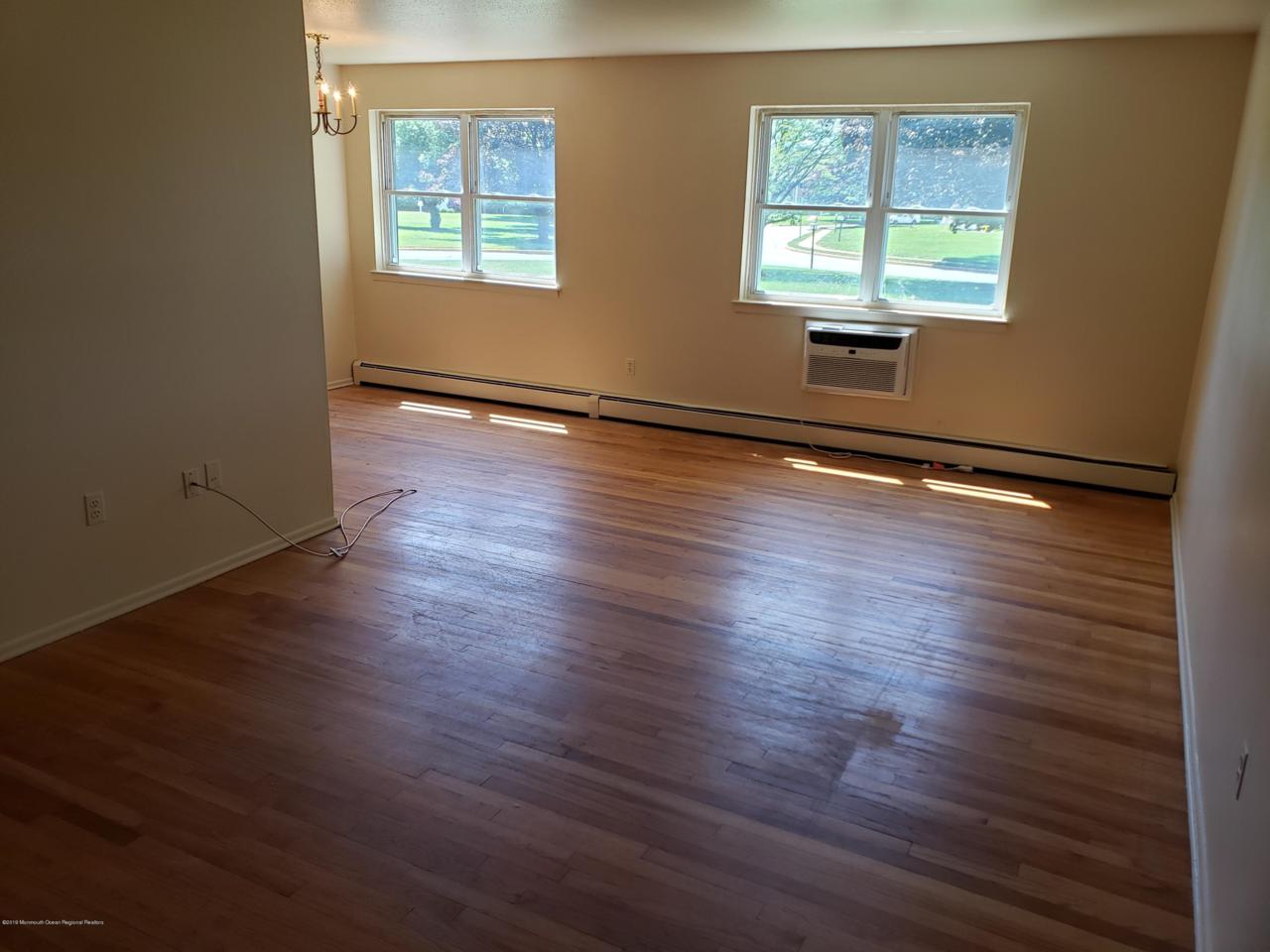 28 Manchester Court - Photo 1