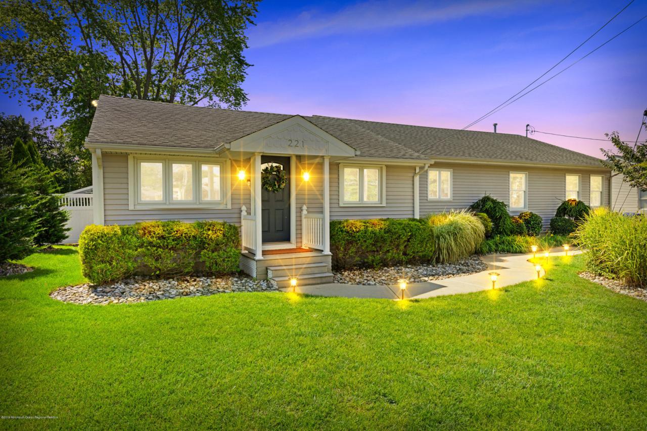 221 Heron Road - Photo 1