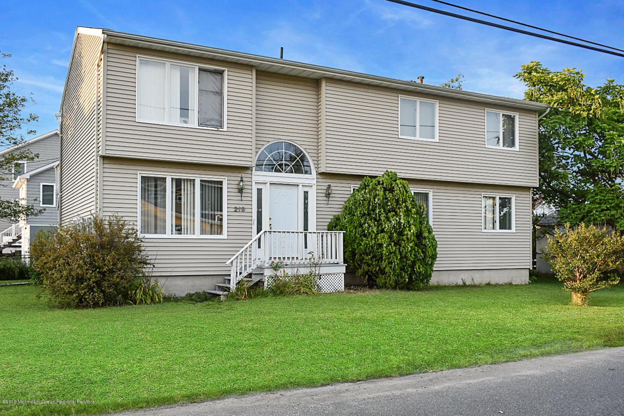 219 Anglesea Avenue - Photo 1