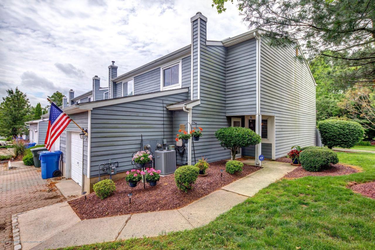 8 Spring Court - Photo 1