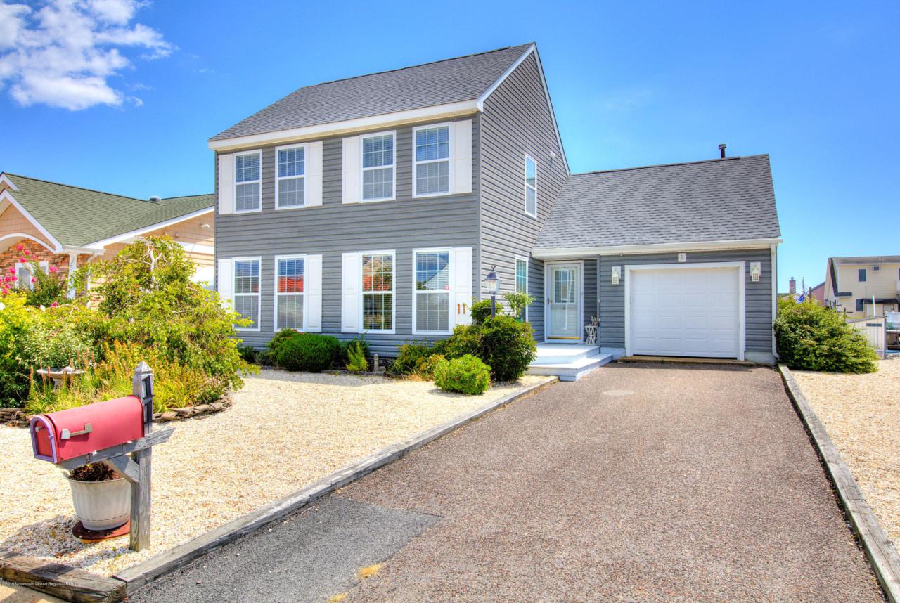 11 Diane Road - Photo 1
