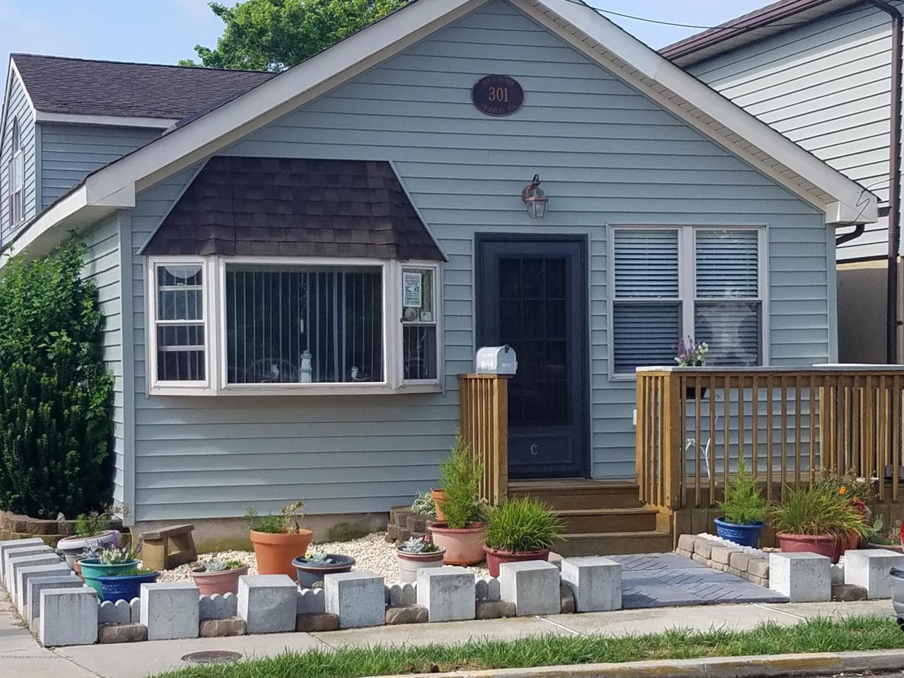 301 Franklin Avenue - Photo 1