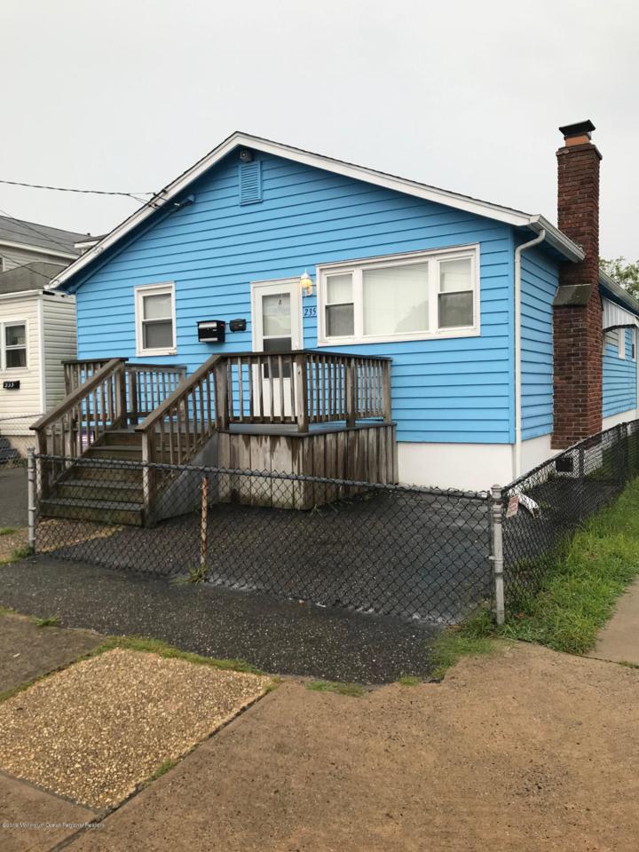 235 Grant Avenue - Photo 1