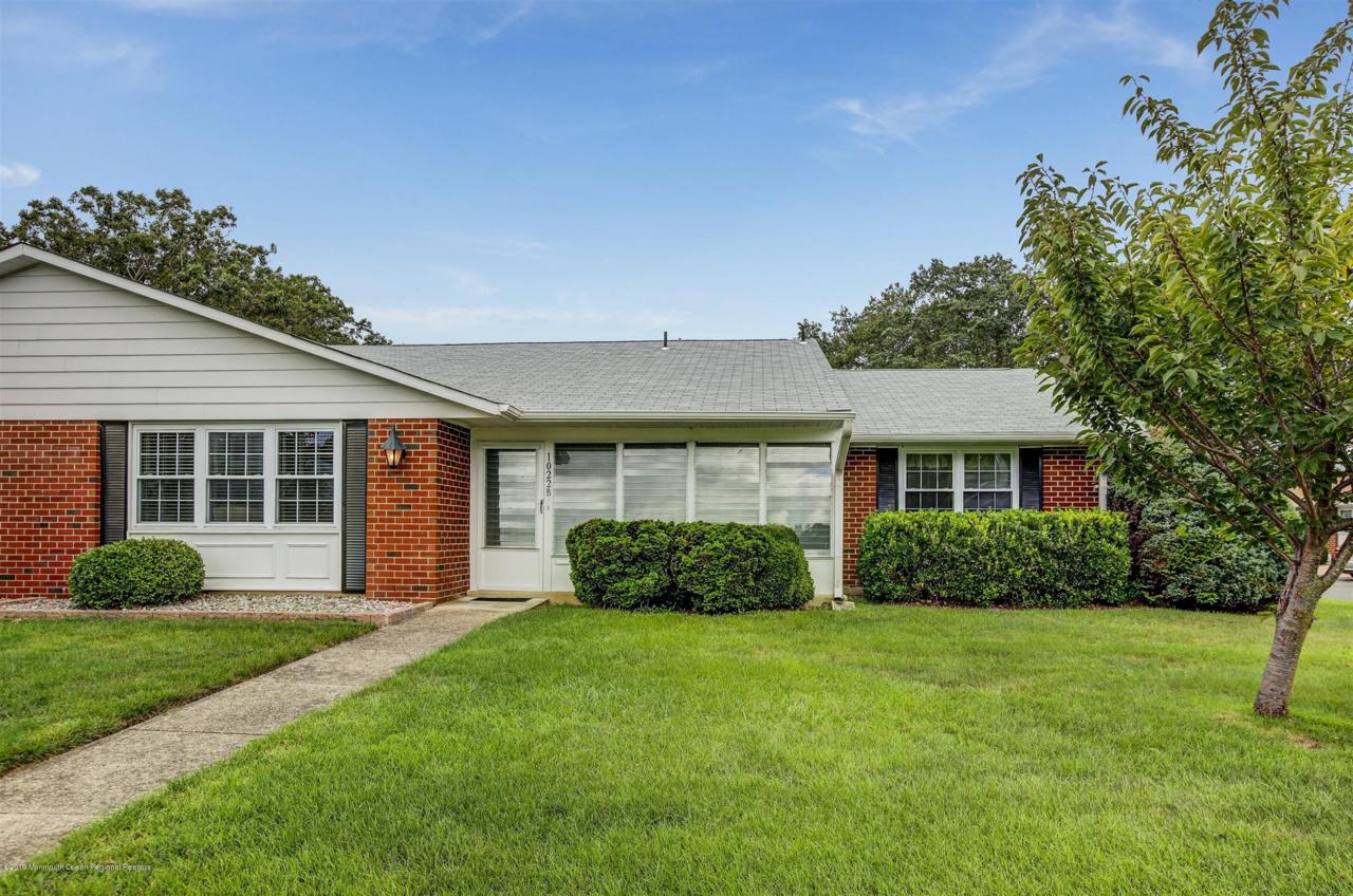 1022B Shetland Drive - Photo 1