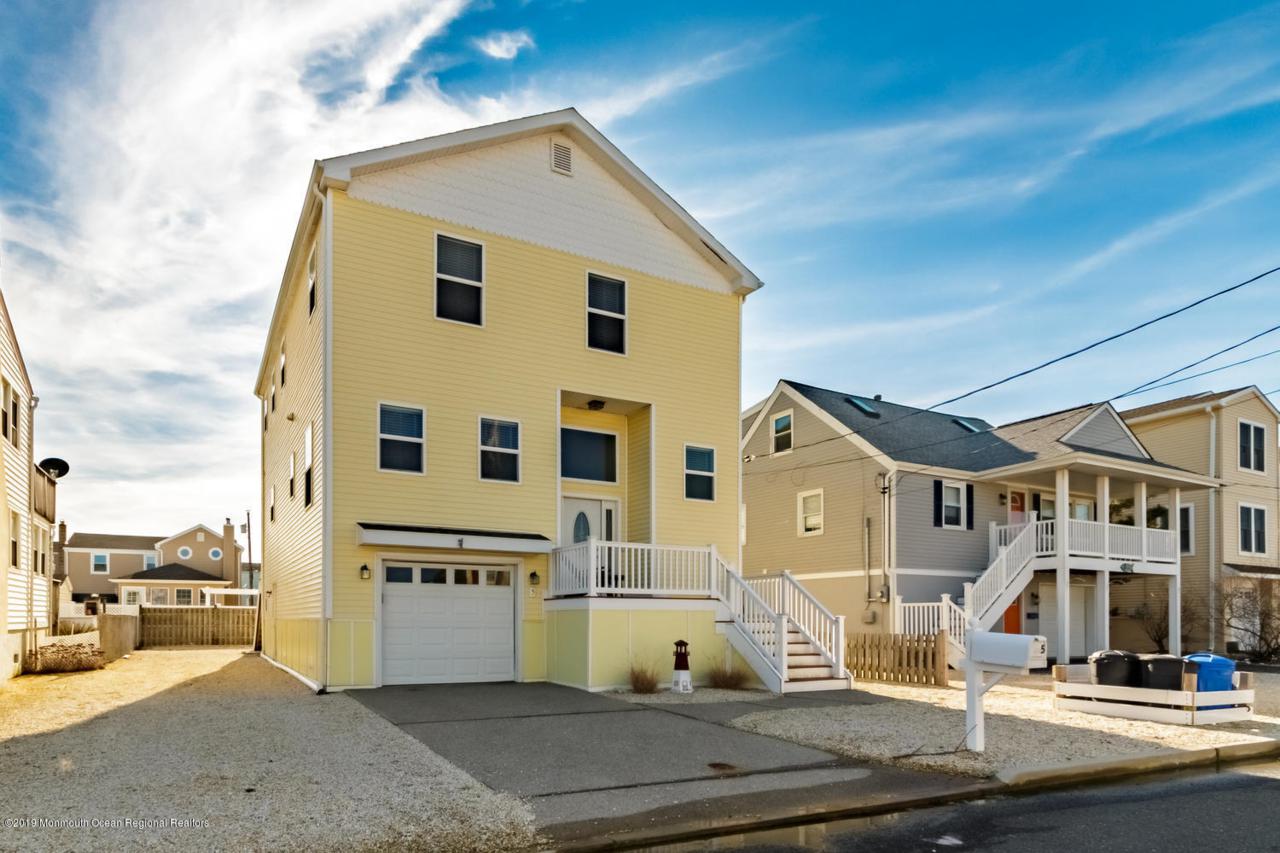 5 Harrington Avenue - Photo 1