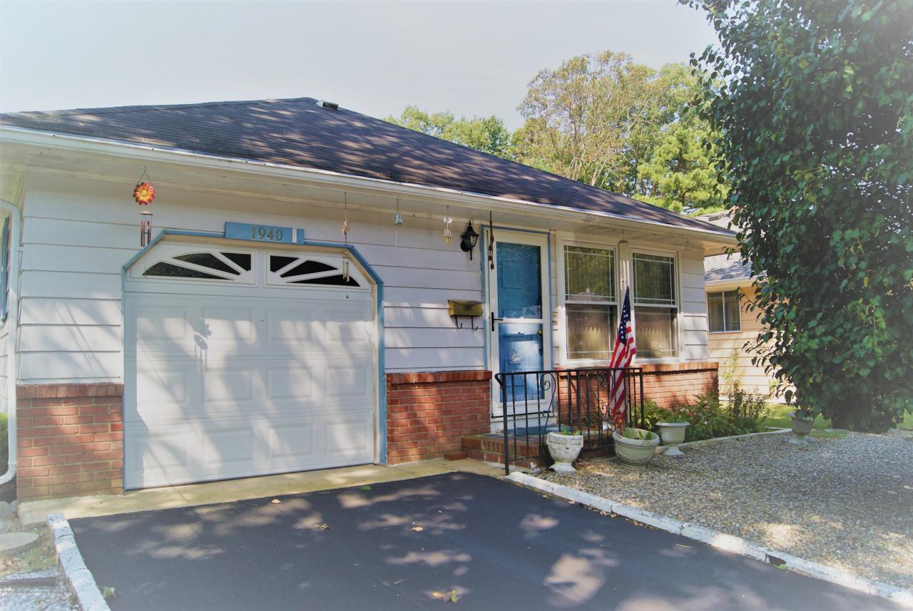 1940 Mount Carmel Boulevard - Photo 1